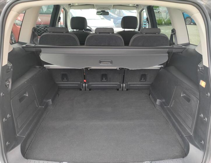Ford S-MAX 11