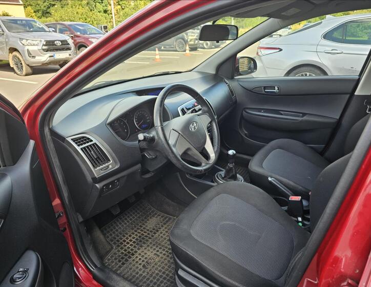 Hyundai i20 8