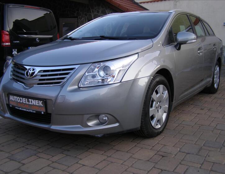 Toyota Avensis 1