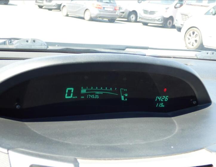Toyota Yaris 15