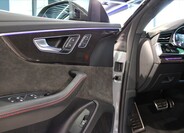 Audi SQ8 12