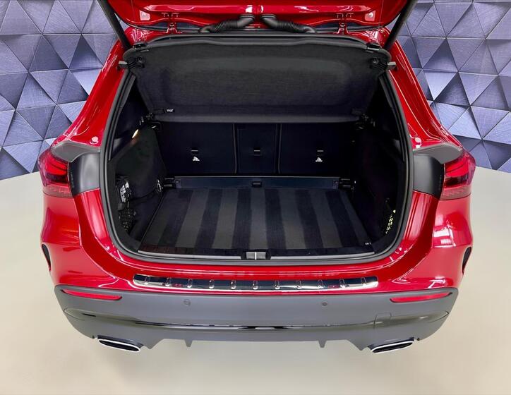Mercedes-Benz GLA 28