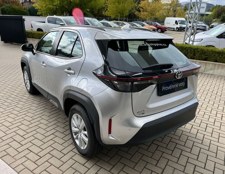 Toyota Yaris Cross 4
