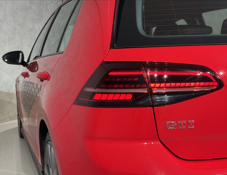 Volkswagen Golf 13