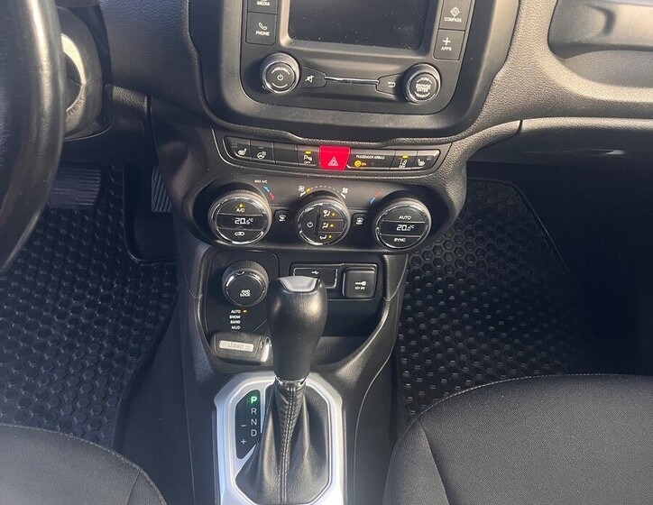 Jeep Renegade 11
