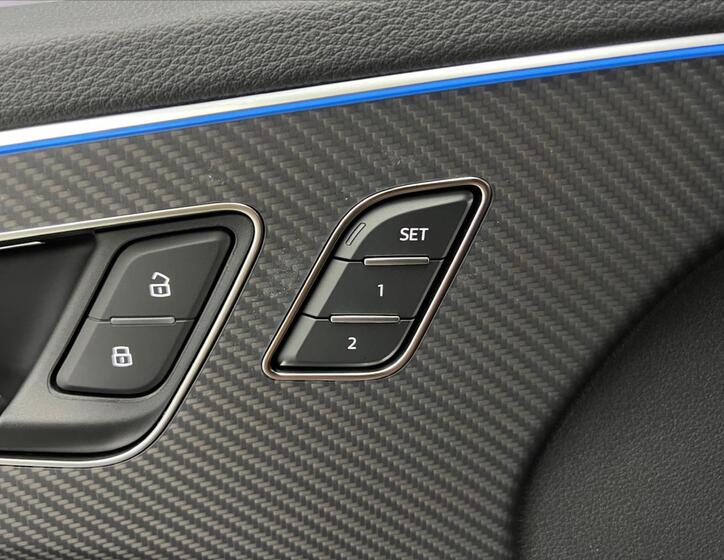 Audi SQ7 30