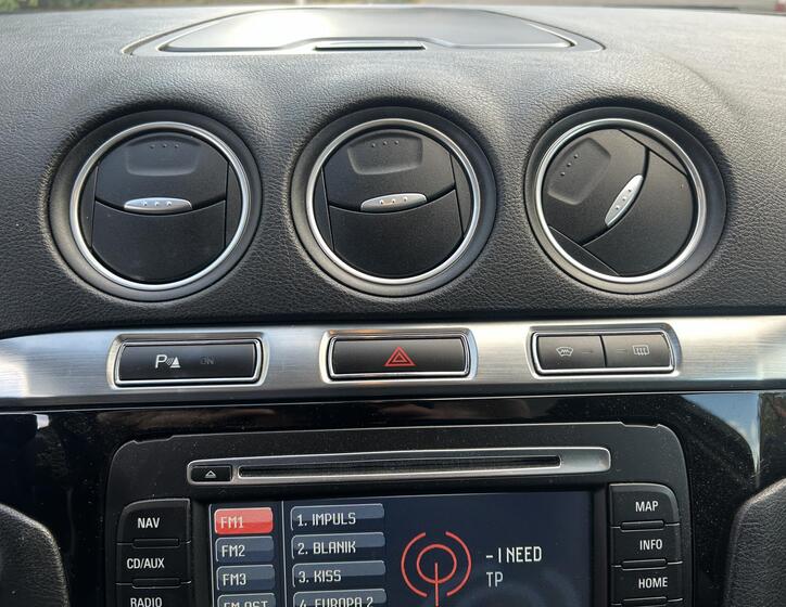 Ford Galaxy 53