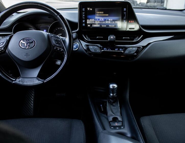 Toyota C-HR 11
