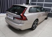 Volvo V90 4