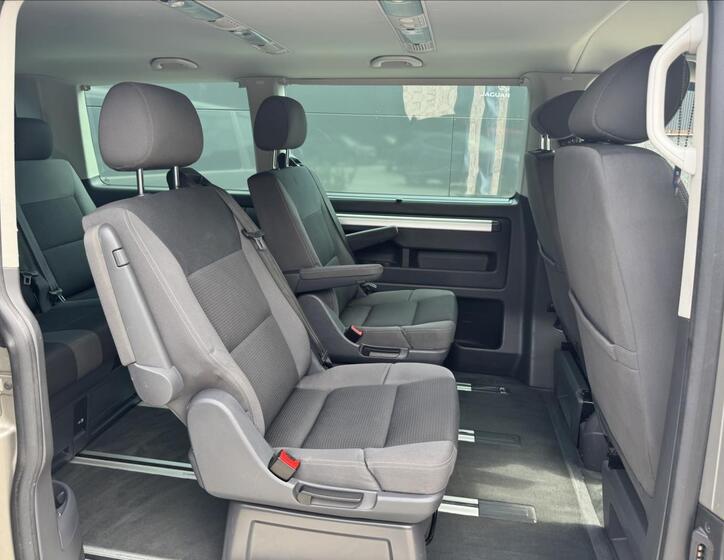 Volkswagen Multivan 15