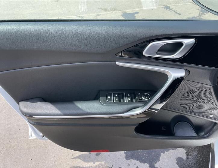 KIA ProCeed 13