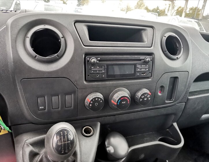 Renault Master 9