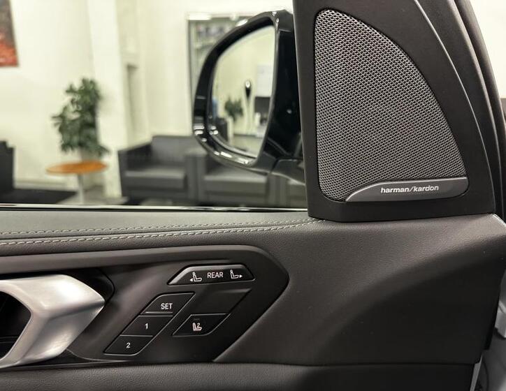 BMW X7 9