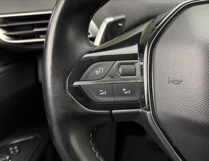 Peugeot 5008 9