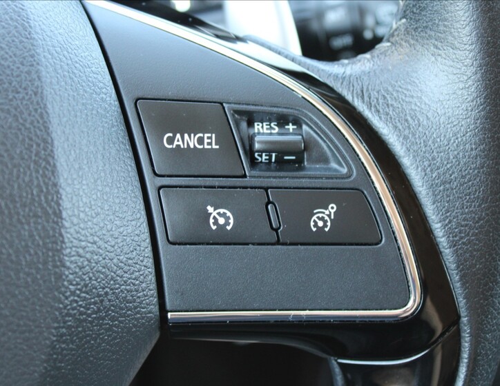 Mitsubishi Outlander 20