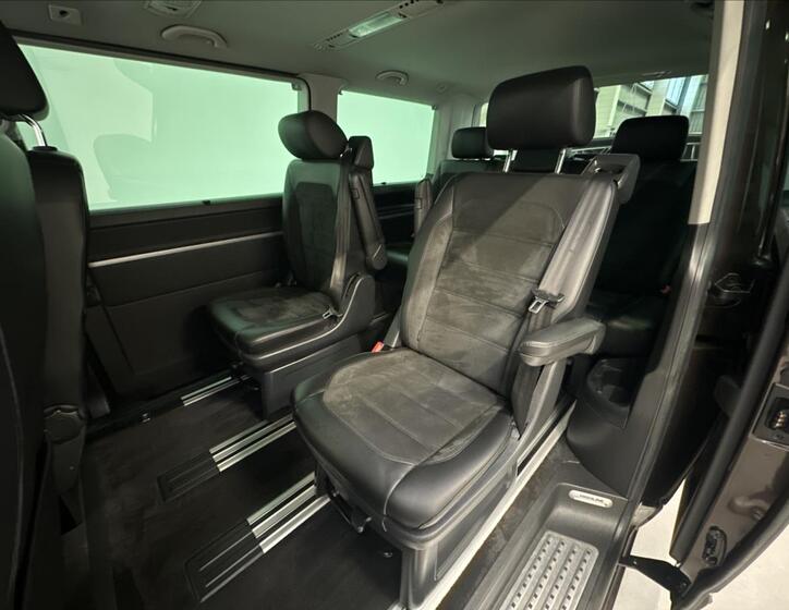 Volkswagen Multivan 21
