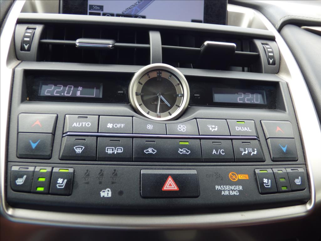Lexus NX 300h