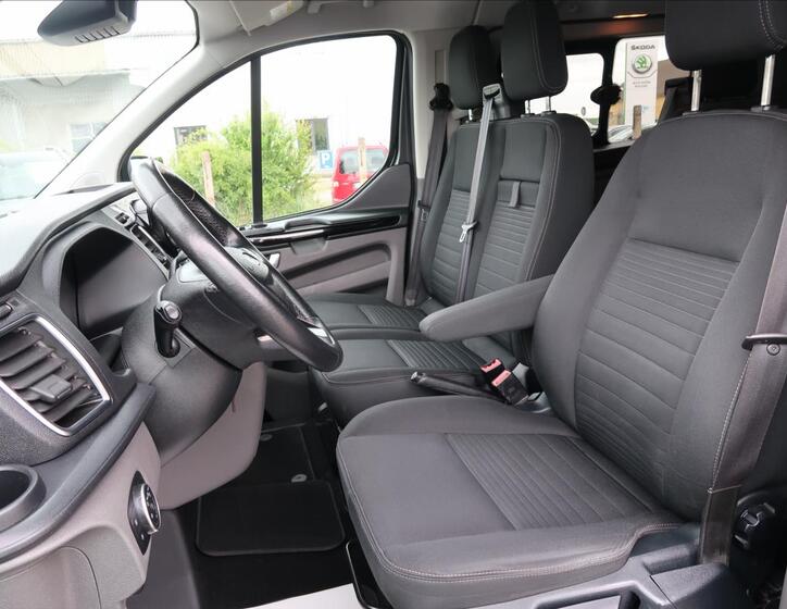 Ford Transit Custom 10