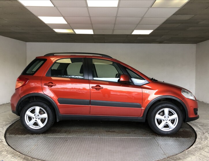 Suzuki SX4 8