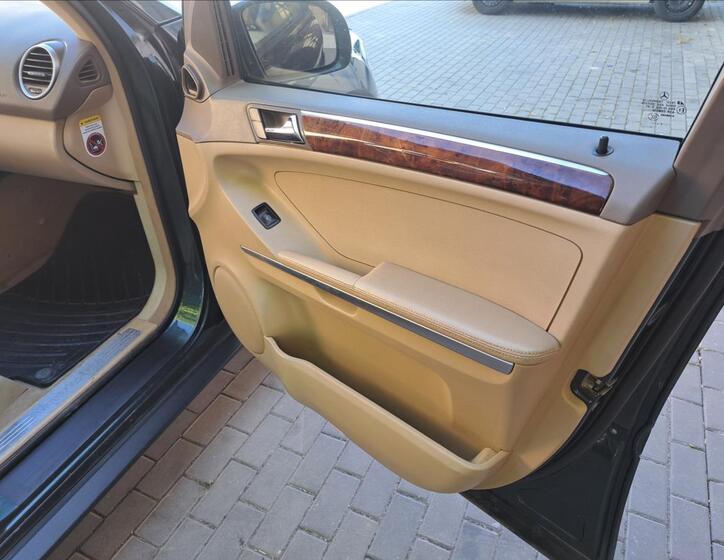 Mercedes-Benz Třídy M 42