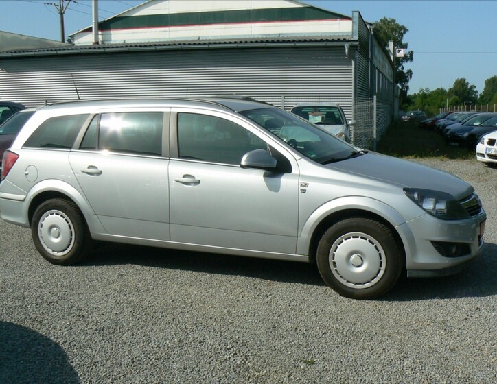 Opel Astra 8
