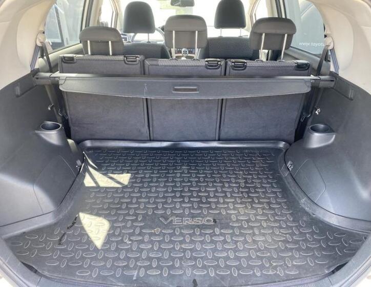 Toyota Verso 29