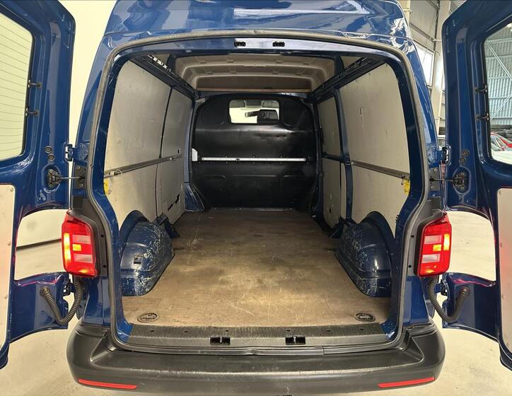 Volkswagen Transporter 18