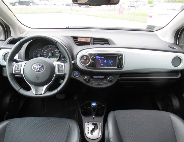 Toyota Yaris 9