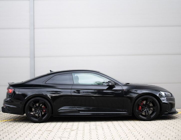 Audi RS5 4