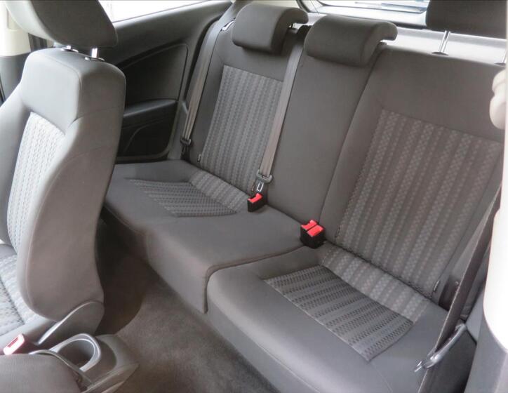 Volkswagen Polo 12