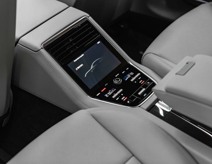 Porsche Panamera 26