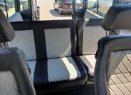 Land Rover Defender 28
