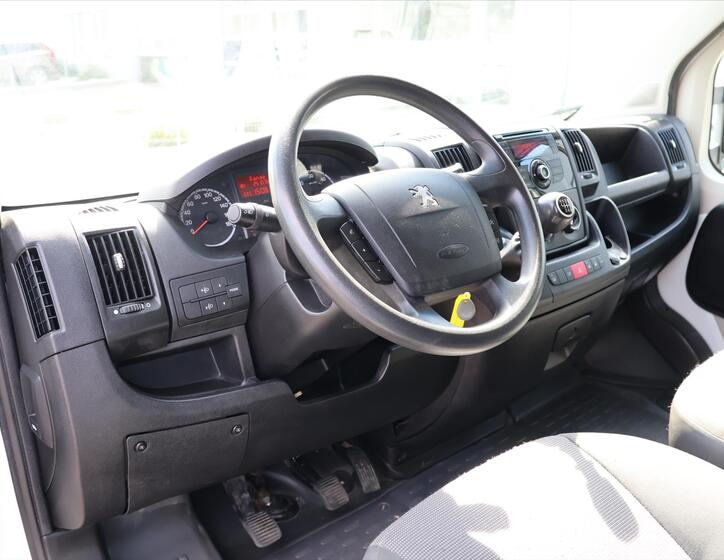 Peugeot Boxer 26