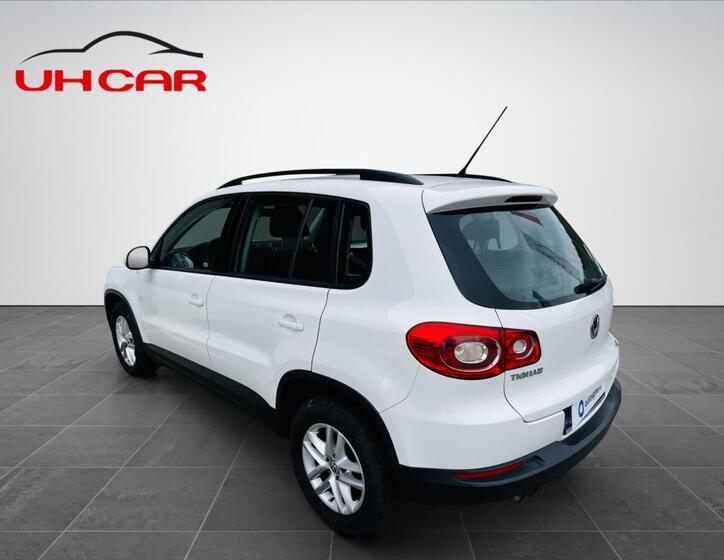 Volkswagen Tiguan 9