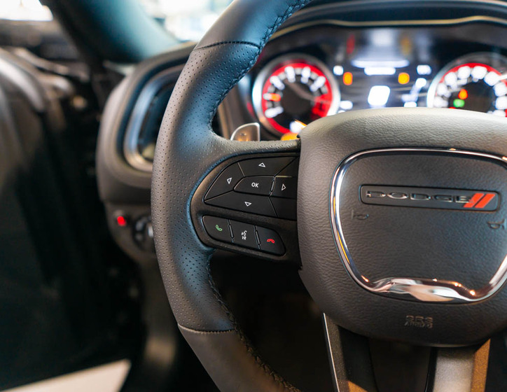 Dodge Challenger 18