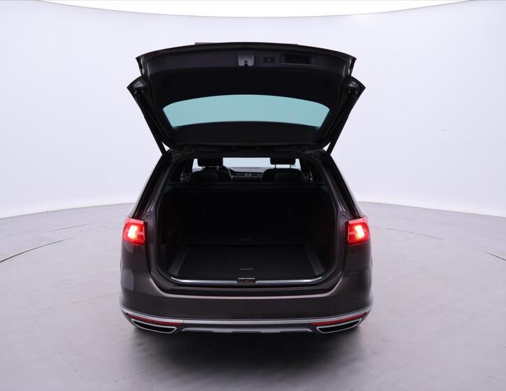 Volkswagen Passat 9