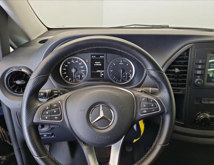 Mercedes-Benz Vito 10