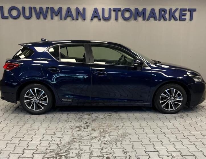 Lexus CT 200h 13