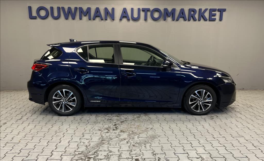 Lexus CT 200h