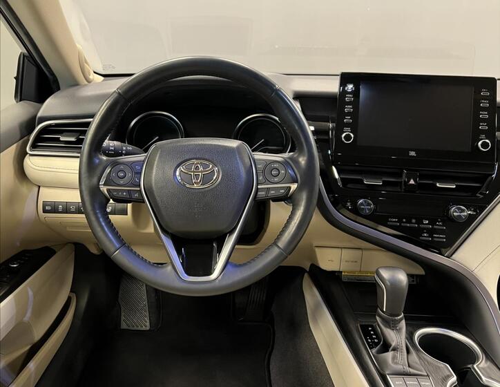 Toyota Camry 5