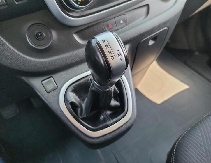 Renault Trafic 33