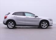 Mercedes-Benz GLA 8