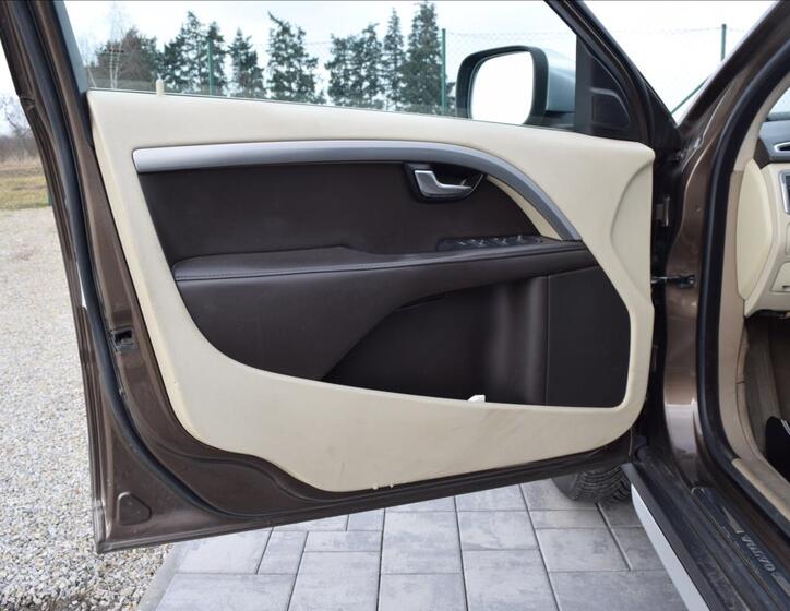 Volvo XC70 23