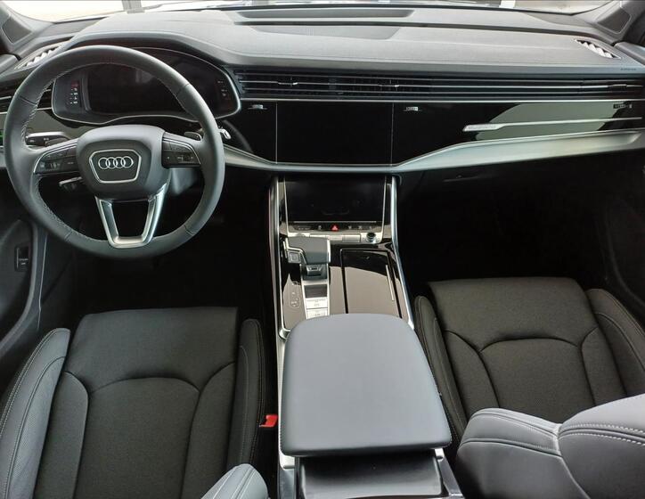 Audi Q7 11