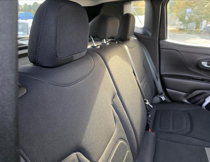 Jeep Renegade 26
