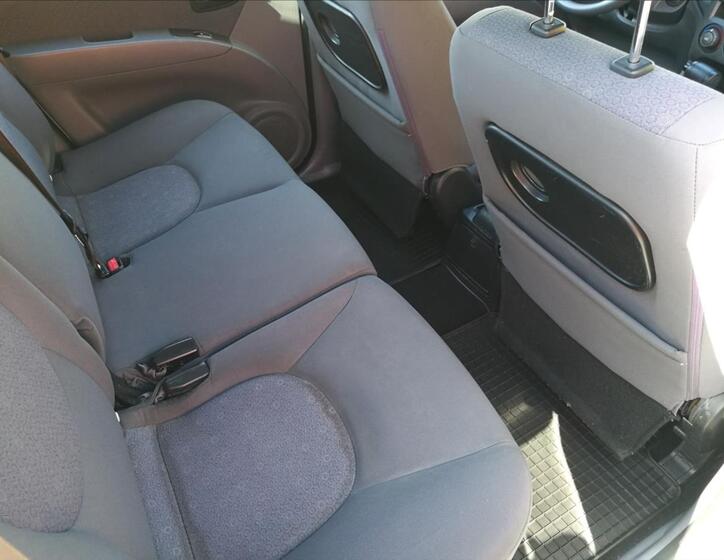 Hyundai Matrix 12