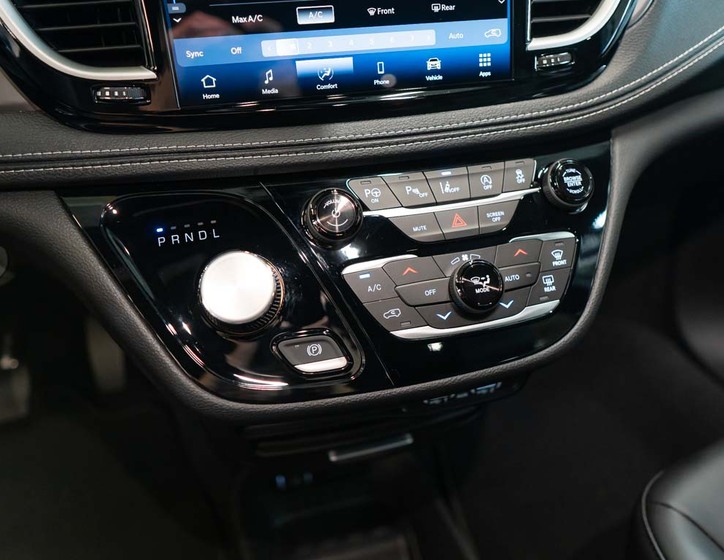 Chrysler Pacifica 26