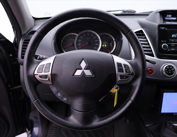 Mitsubishi L200 16
