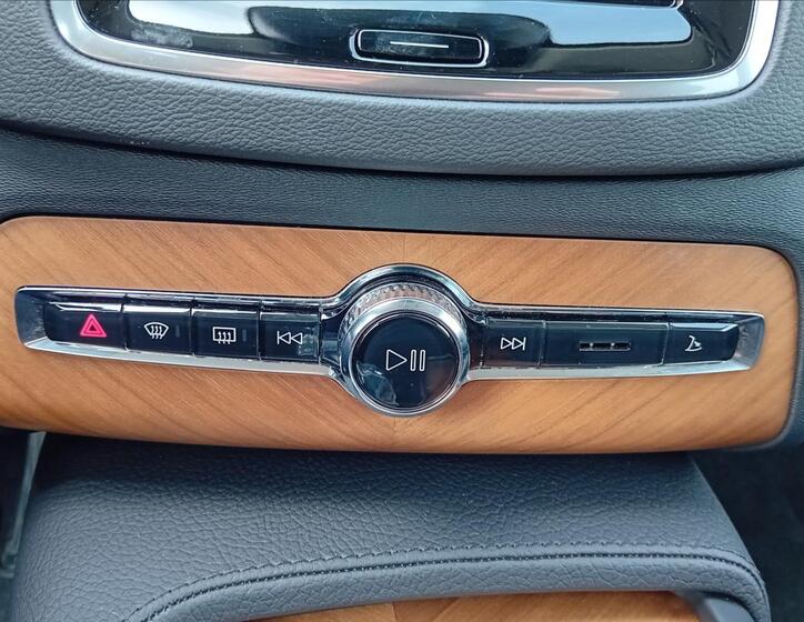 Volvo XC90 26