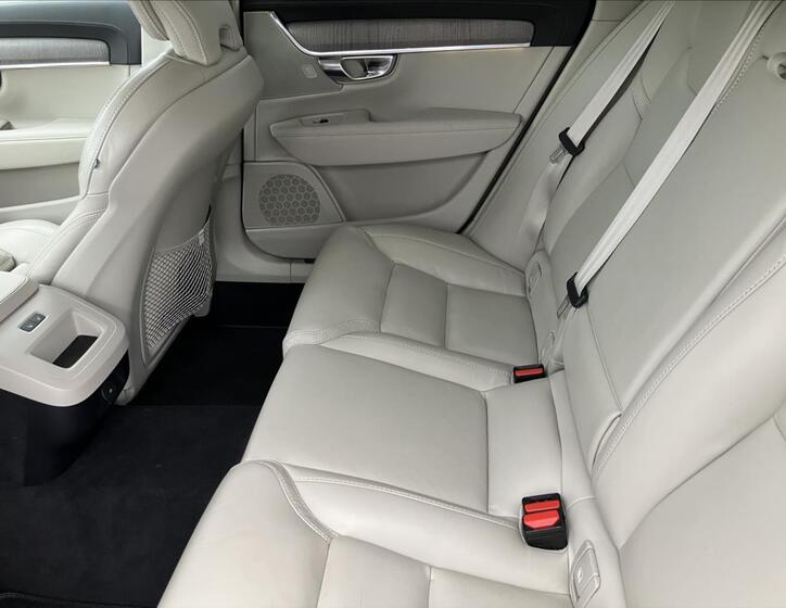 Volvo V90 13